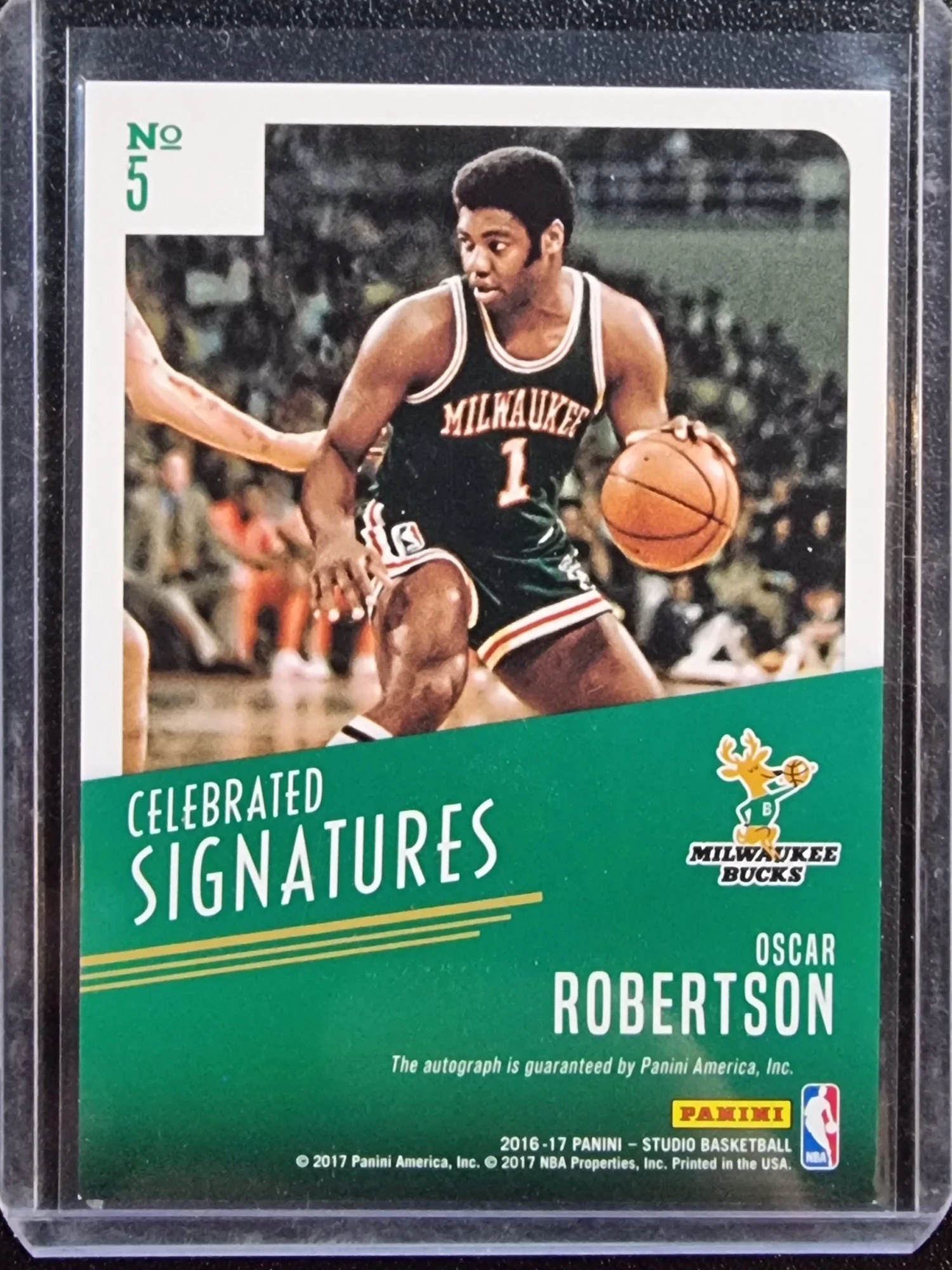 Oscar Robertson #/15 - 2016-17 Panini Studio Celebrated Signatures GREEN #5 2 Oscar Robertson #/15 - 2016-17 Panini Studio Celebrated Signatures GREEN #5 - Image 2