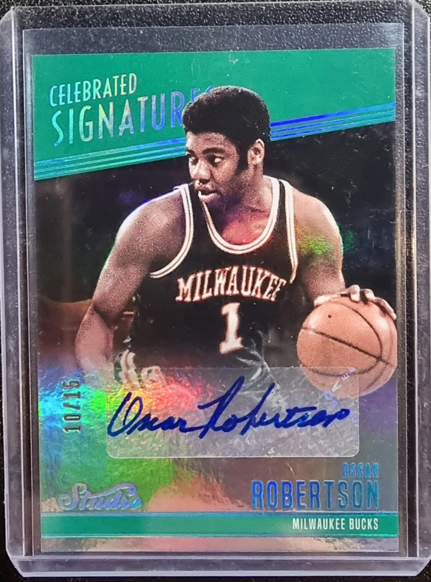 Oscar Robertson #/15 - 2016-17 Panini Studio Celebrated Signatures GREEN #5 1 Oscar Robertson #/15 - 2016-17 Panini Studio Celebrated Signatures GREEN #5